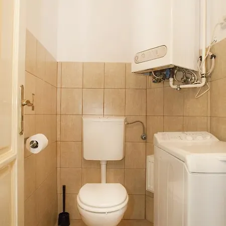 Carolyn Apartman In The Old City *