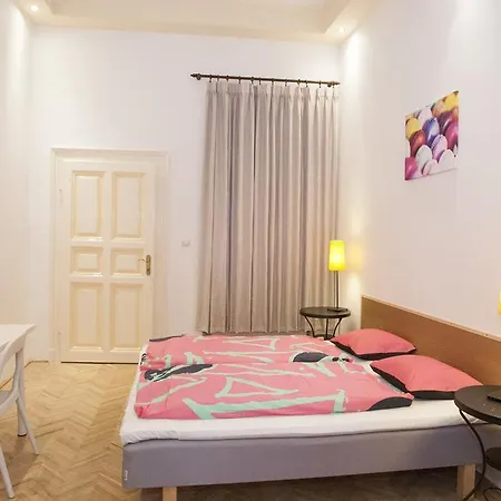Appartamento Carolyn Apartman In The Old City