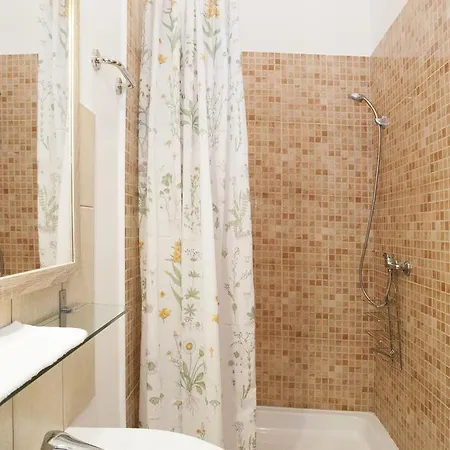 Apartment Carolyn Apartman In The Old City Budapest
