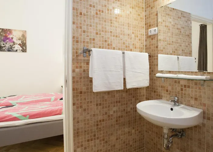 老城卡洛林公寓